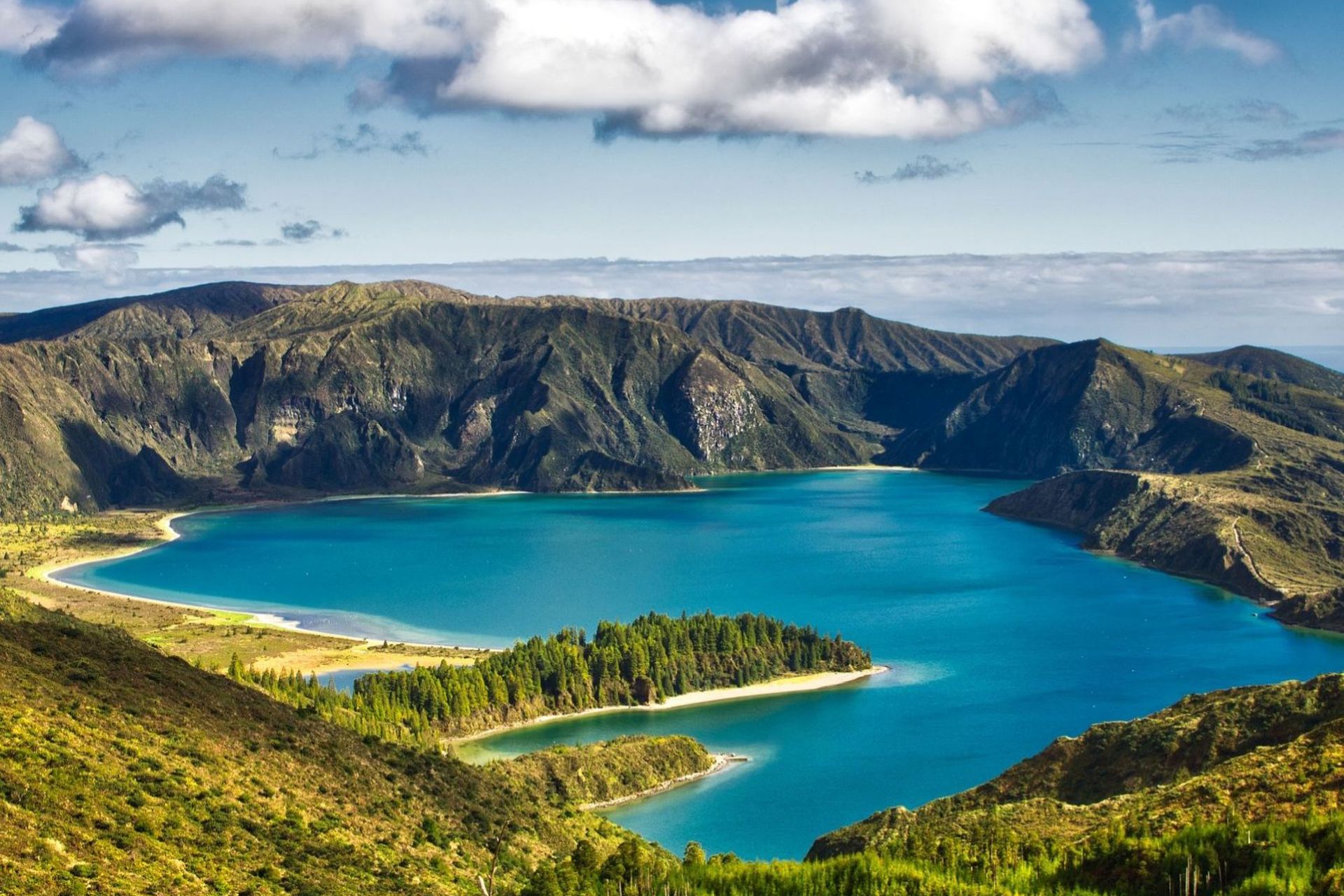 Fly-drive en Eilandhoppen op de Azoren